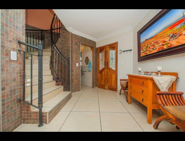 4 BEDROOM HOUSE FOR SALE IN FEATHERBROOKE ESTATE